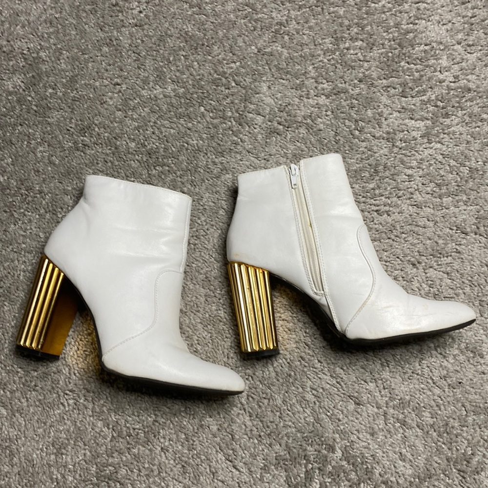 SZ- 8.5 White Faux Leather Heeled Ankle Boots with gold block heel